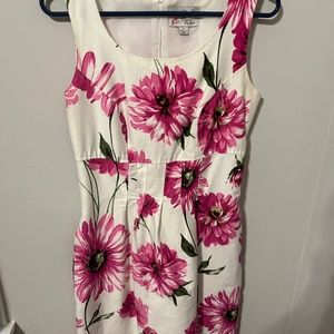 Women’s floral dress with pockets